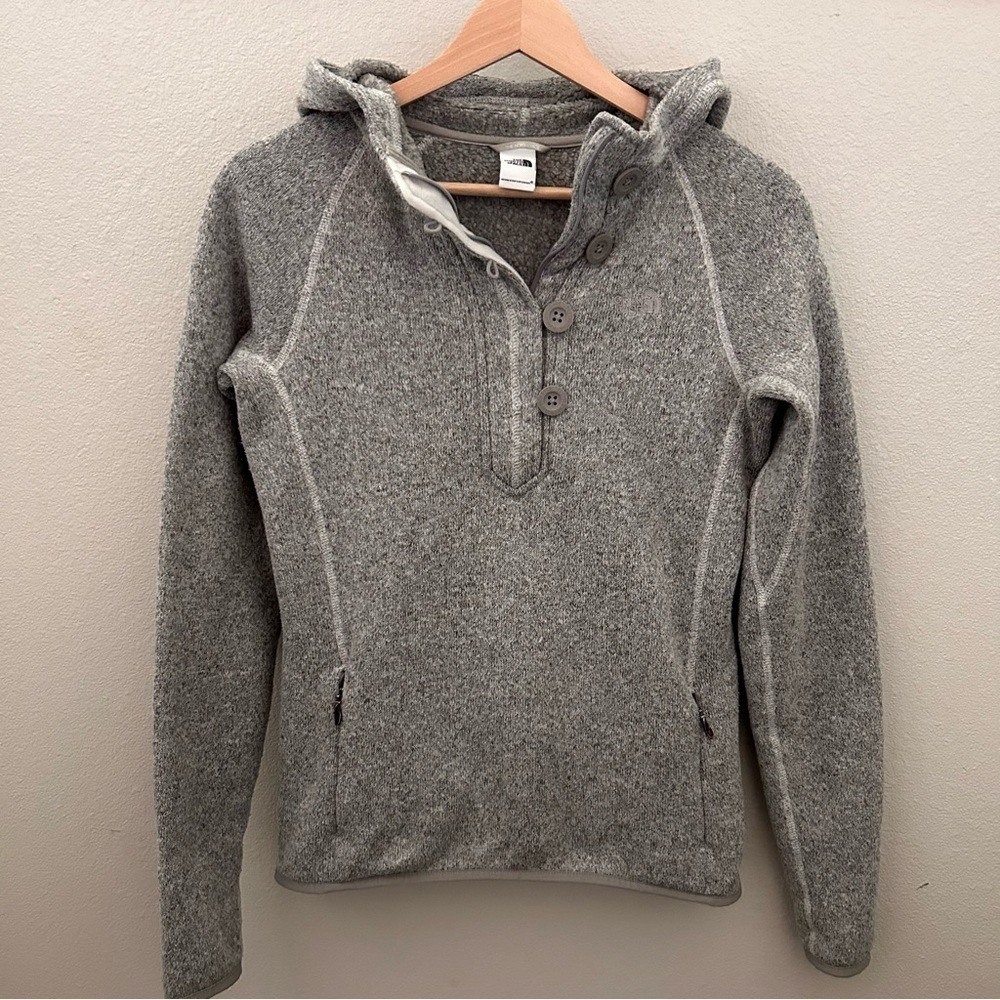 The North Face Pullover Womens Size XS Grey Hood‎ Quarter Button Long Sleeve